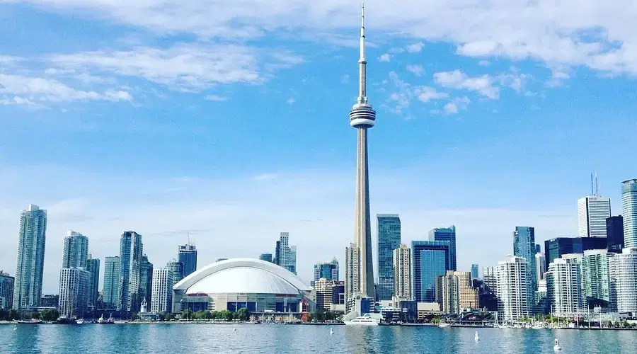 加拿大国家电视塔 (CN Tower)
